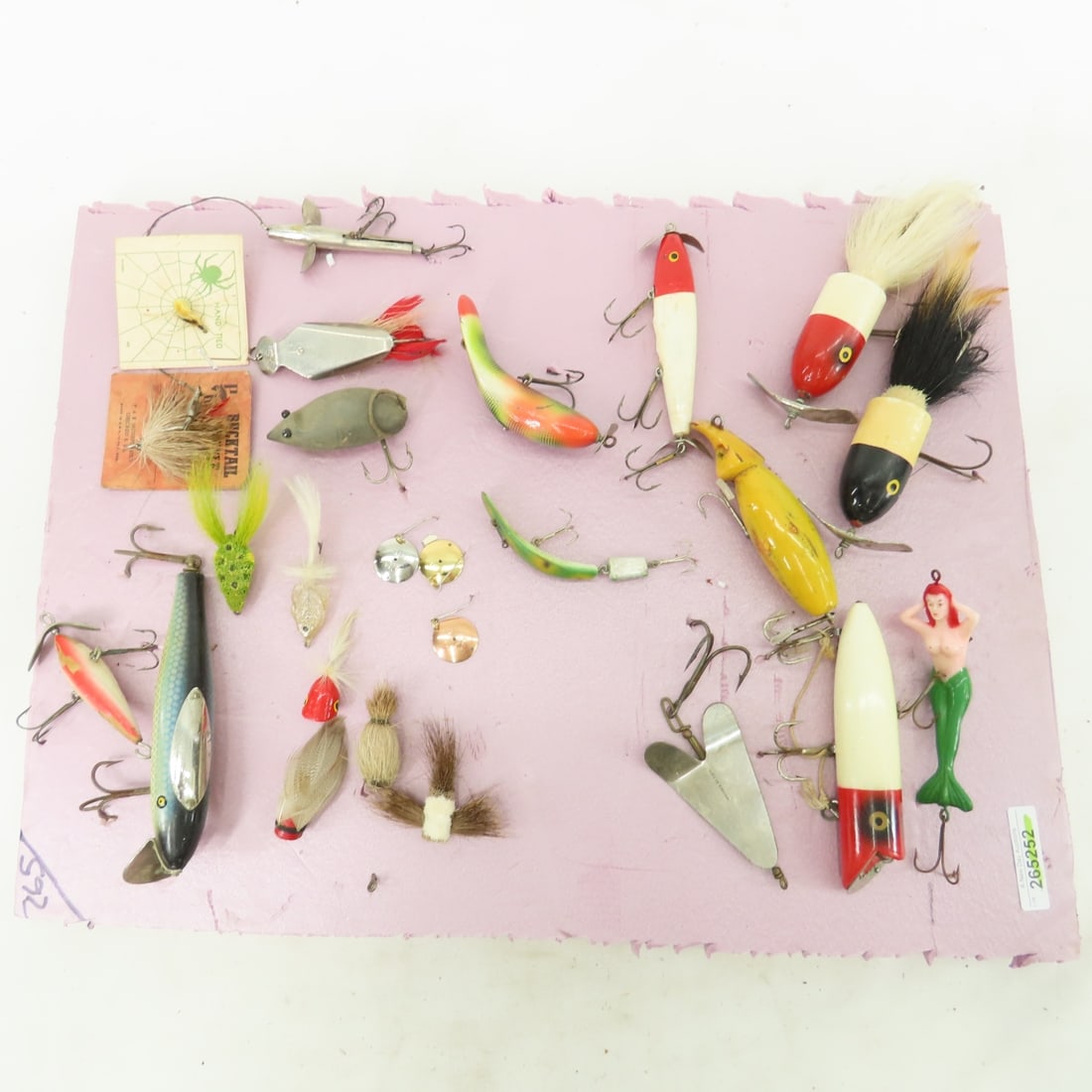 Vintage fishing lures, Moonlight Ladybug, Mermaid (1 of 17)