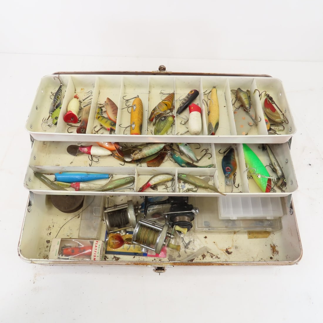Vintage tackle box with lures and gear (1 of 11)