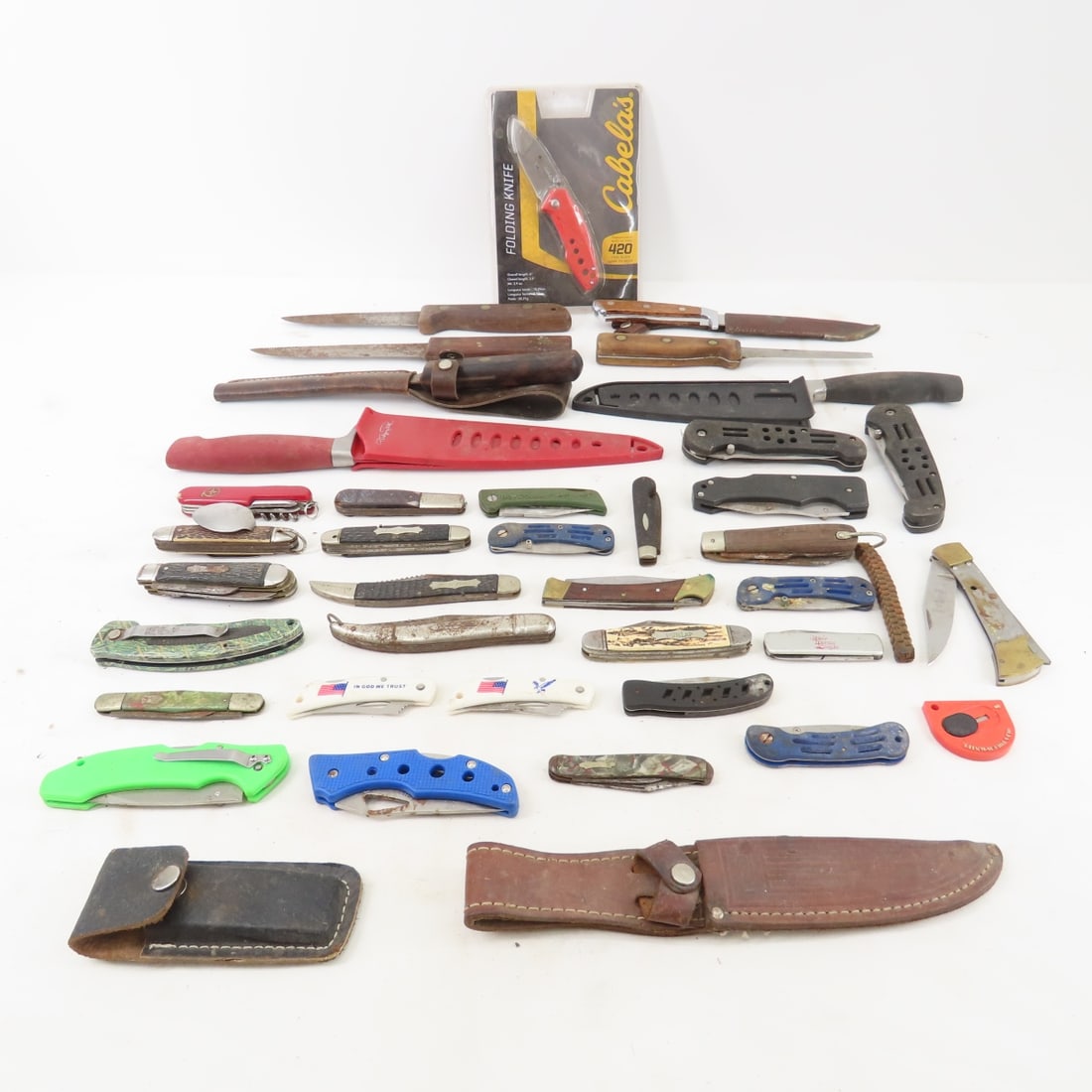 Pocket knives & a few fixed blade knives (1 of 20)