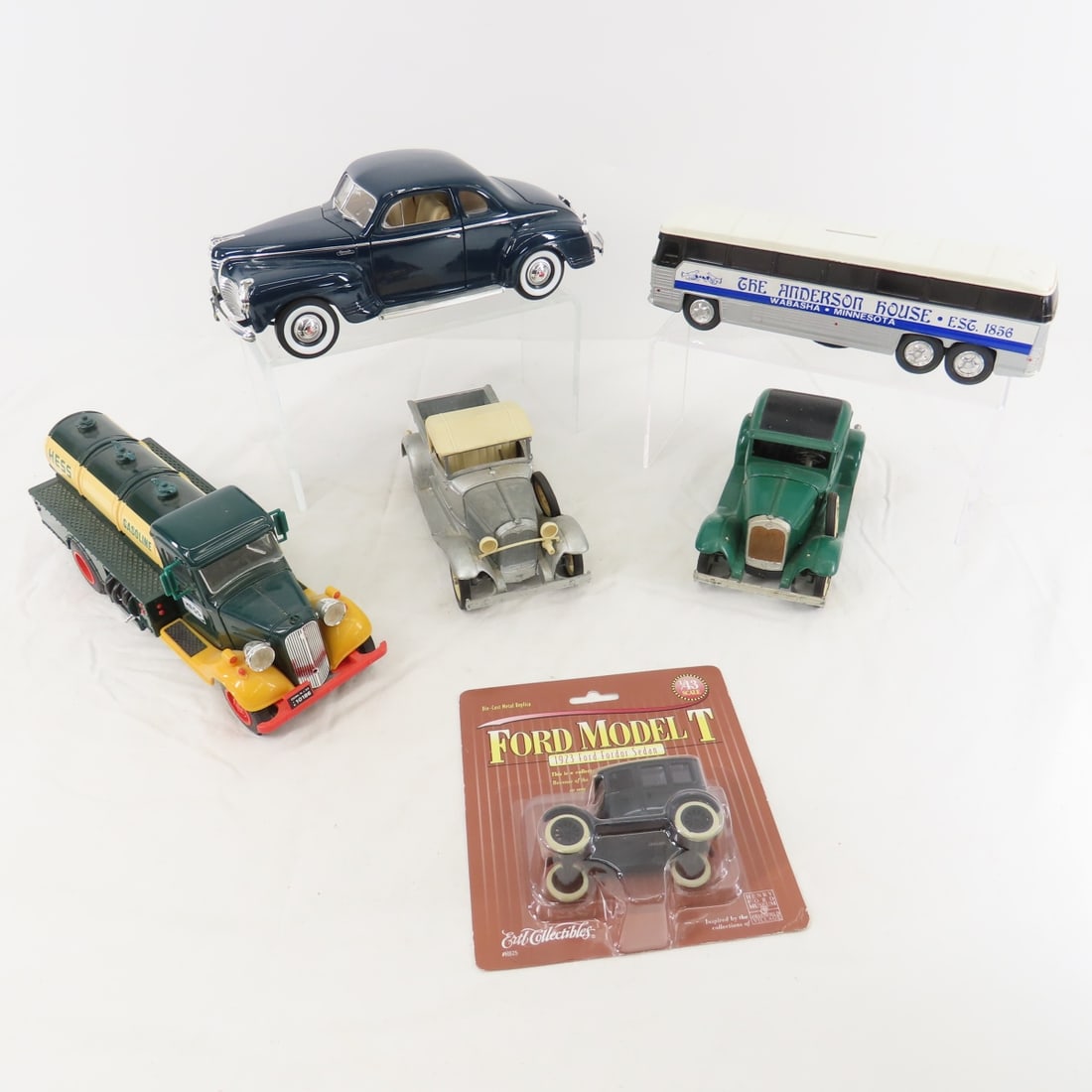 Diecast Bus, Hubley Classic Cars, HESS & More (1 of 20)