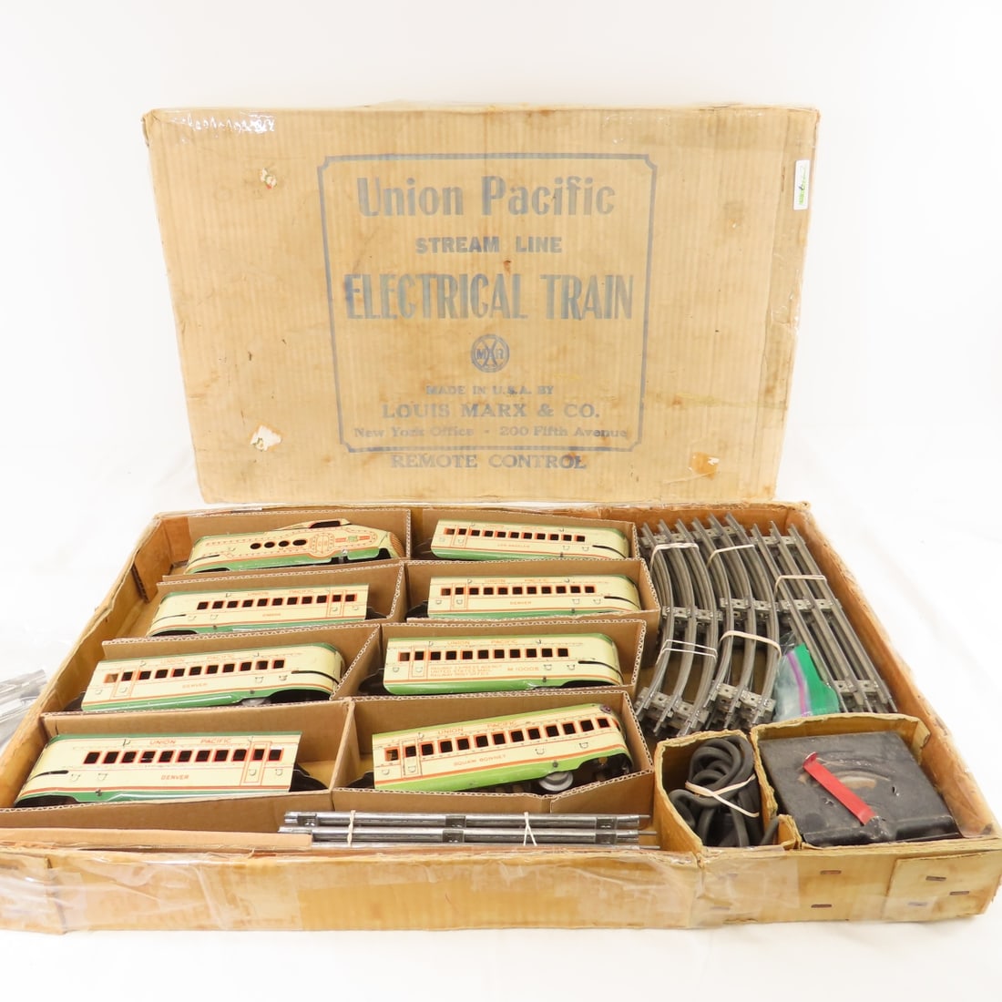 1935 Tin Union Pacific  Electric Train Set  M1005 (1 of 20)