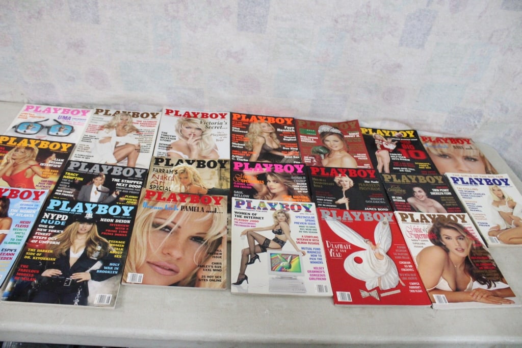 18 Playboy Magazines Marilyn Monroe, Farrah Fawcet: 18 Playboy Magazines Marilyn Monroe, Farrah FawcetJenny McCarthy, Carmen Electra, Pam Anderson, Cindy Crawford, Playmate of the Year, Heidi Fleiss, Tia Collins. 1997 January, March, May, June, July, O