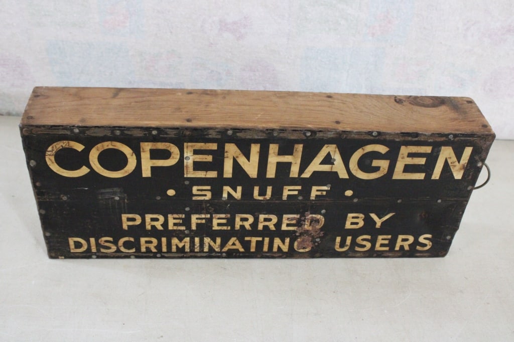 Copenhagen Snuff Metal Sign/Wood Divided Box (1 of 9)