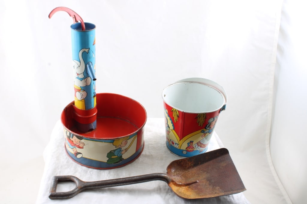 Ohio Art Water Pump, Sand Bucket & Shovel: Ohio Art Water Pump, Sand Bucket & ShovelWater Pump Toy by Ohio Art is signed by Elaine Ends Hileman. Both the Sand Bucket and the Water Pump are by Ohio Art. All as pictured. Please ask questins and 