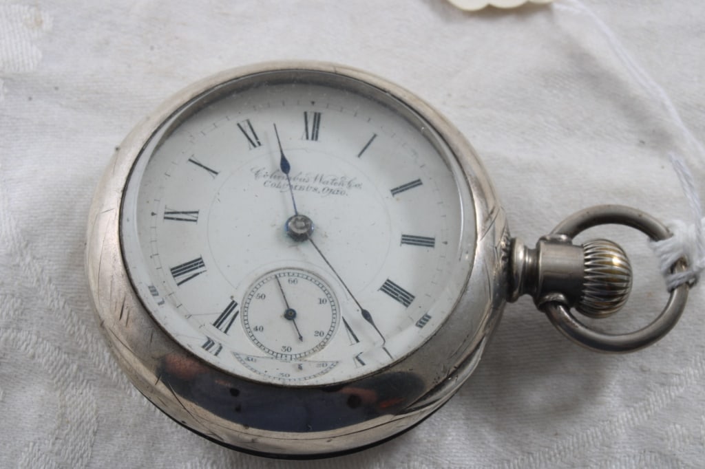 Columbus Watch Co. Pocket Watch Not Running: Columbus Watch Co. Pocket Watch Not RunningCoin Silver Case Size 18 as pictured. Please ask questins and read terms & conditions before bidding.