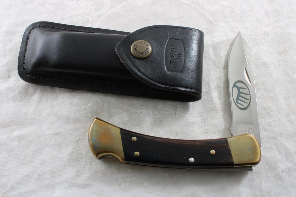 Buck Folding Knife #110 C w/Leather Sheath (1 of 12)