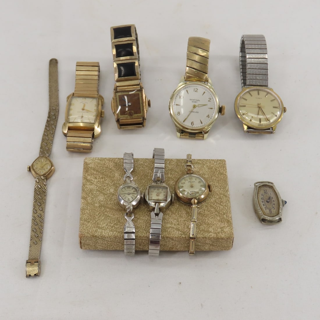 Vintage men's and ladies watches- some GF: Vintage men's and ladies watches- some GF Bulova & Others Please ask questions and read terms & conditions before bidding.