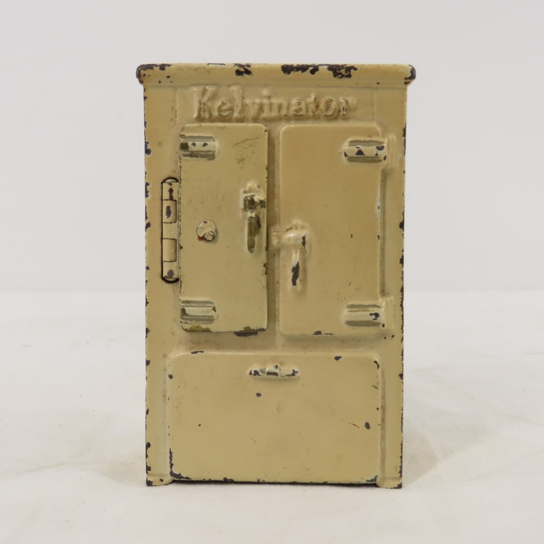 1930's Arcade Kelvinator Cast Iron Bank (1 of 9)