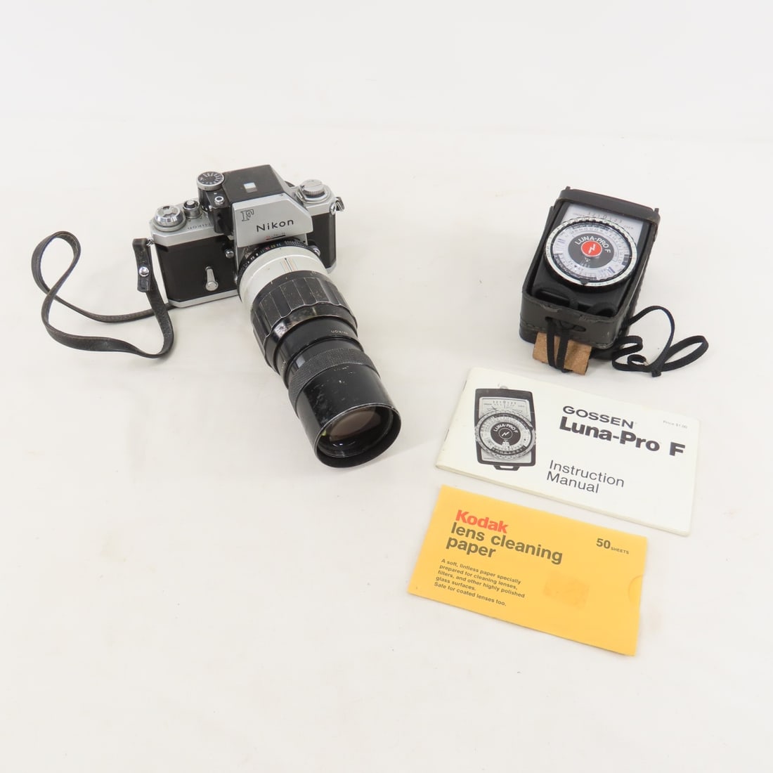 Nikon F 35mm Film Camera with 200mm f/4 Lens (1 of 16)