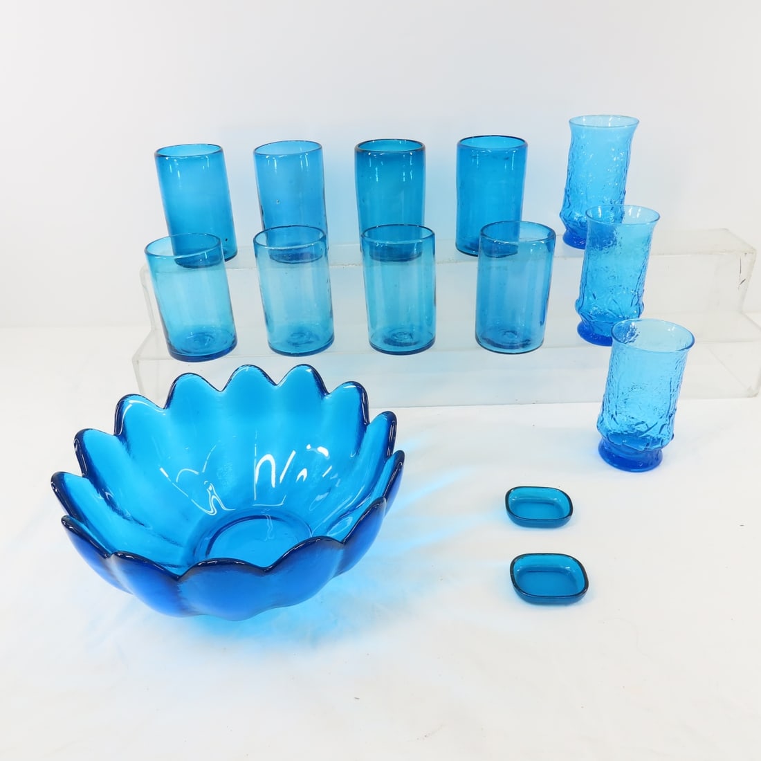 Vintage Blue Glasses & Blenko Petal Bowl: Vintage Blue Glasses & Blenko Petal Bowl Please ask questions and read terms & conditions before bidding.