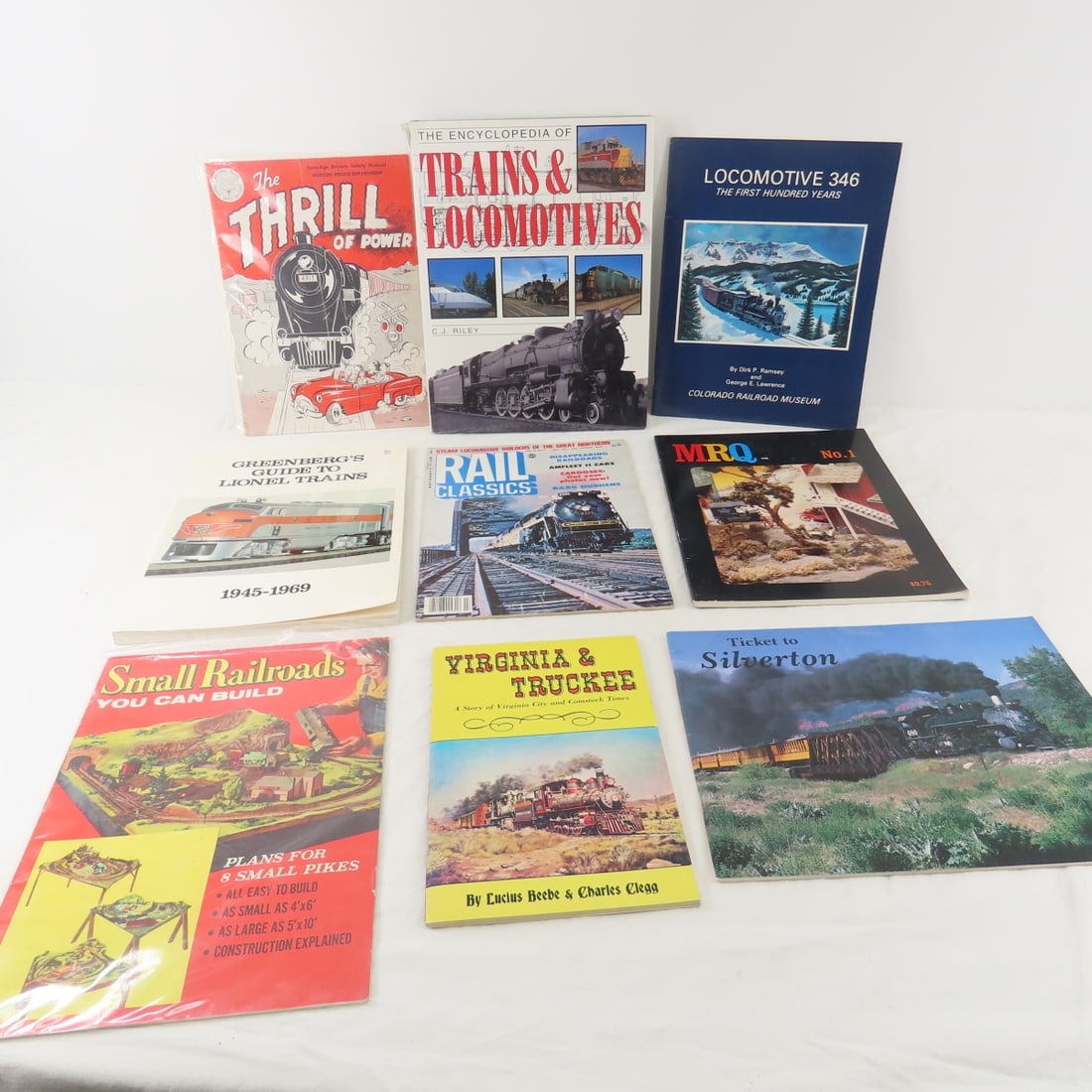 Vintage Railroad magazines (1 of 17)