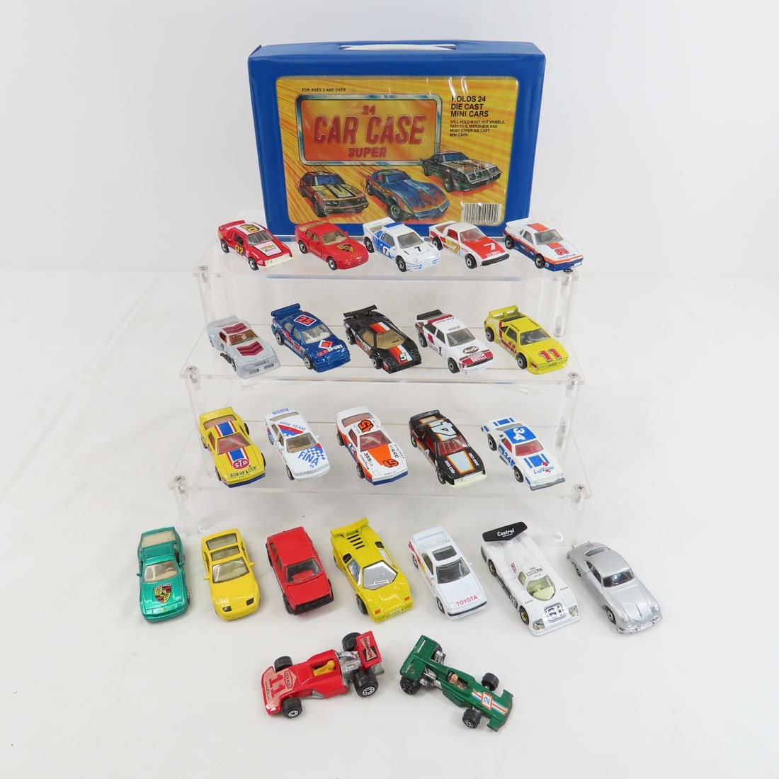 24 Matchbox & Other 1:24 Diecast in Case: 24 Matchbox & Other 1:24 Diecast in Case Please ask questions and read terms & conditions before bidding.