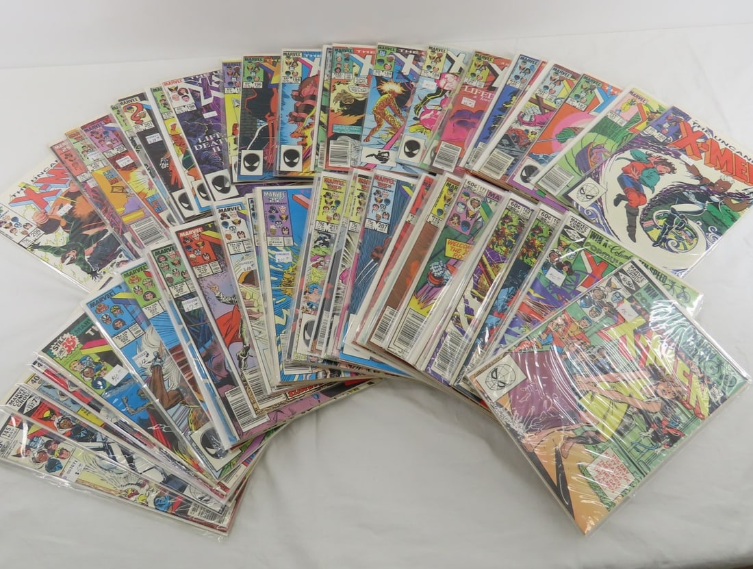 60+ Marvel Uncanny X-Men comics (1 of 7)