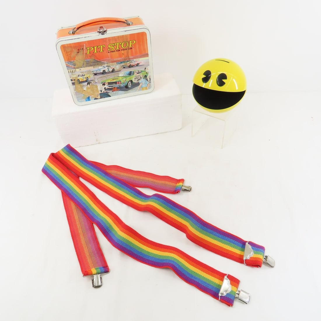 Pit Stop Lunchbox, Mork Suspenders & Pac-Man Bank (1 of 17)