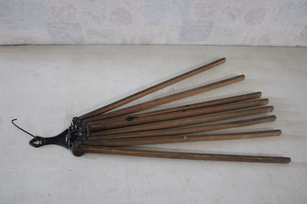Antique Wall Mount 8 Arm Drying Rack (1 of 11)