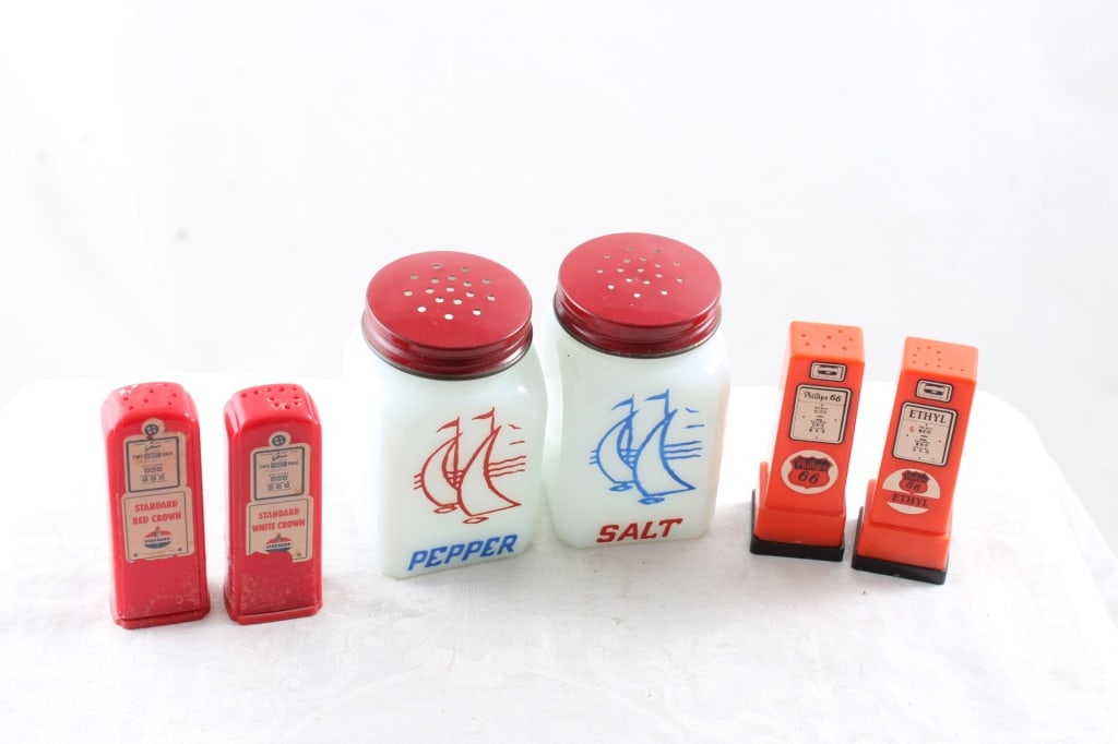 3 Sets S&P Shakers 1 Hazel Atlas, 2 Gas Stations (1 of 11)
