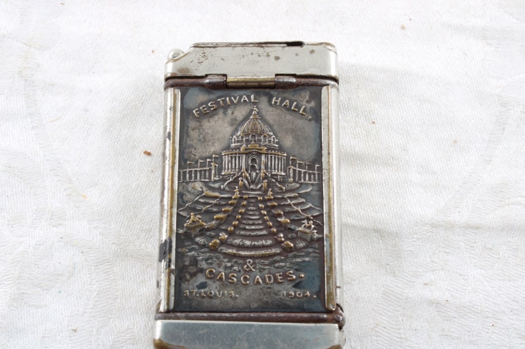 1904 St Louis Fair Cigar Cutter Match Safe Striker (1 of 10)
