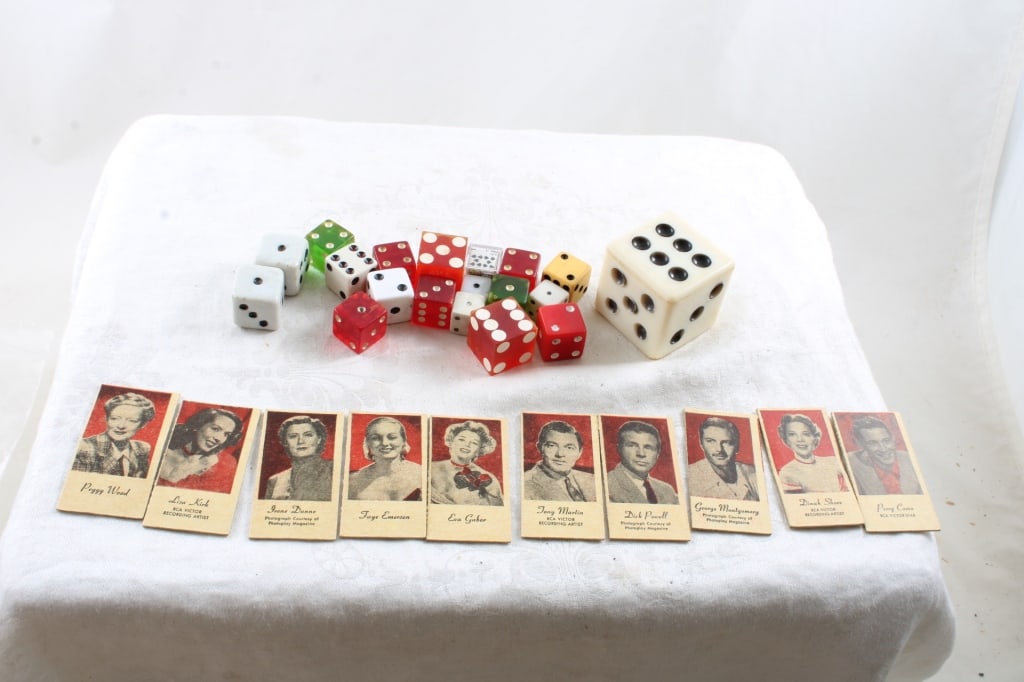 10 Engrav-OTint Movie Stars Fortune Cards, 19 Dice (1 of 11)