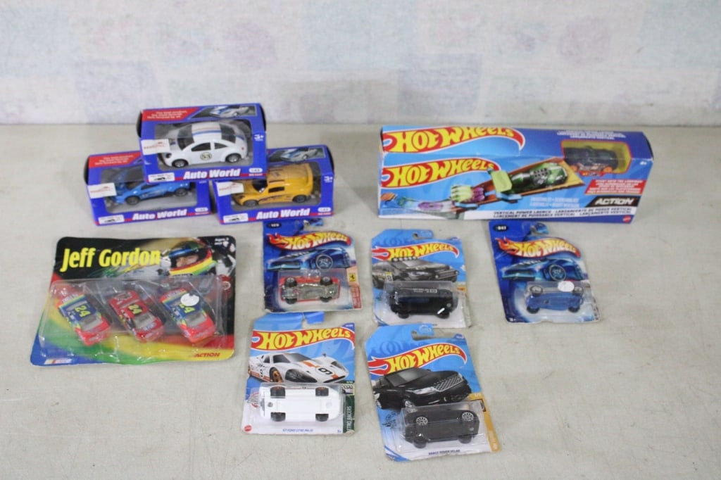 Hot Wheels & Nascar New in Packages Toy Cars: Hot Wheels & Nascar New in Packages Toy Cars -As pictured. Please ask questions and read terms & conditions before bidding.