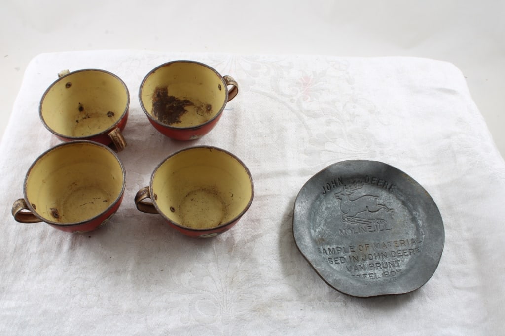 John Deere  Ashtray,  Krazy Kat J Chein Tea Toys (1 of 12)