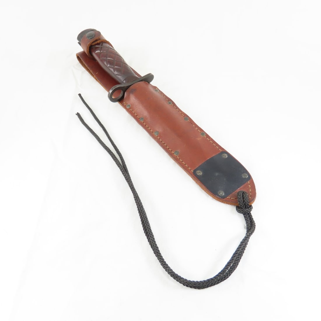 US M4 UTICA Knife Bayonet with Sheath: Crosspiece marked: ordnance 'bomb' with "USM4" over "UTICA", 6.5" blade, checkered wood grip, Camillus leather sheath Please ask questions and read terms & conditions before bidding.