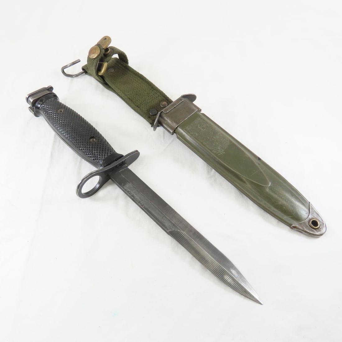 US M7 BOC Knife Bayonet with Sheath: Guard marked: "US M7" and "BOC" for Bauer Ordnance Corp, and other side has "80" scratched into it. Blade has scratched marking- hard to read (please see photos). blade is 6.75",Sheath is a USM8A1/P.W