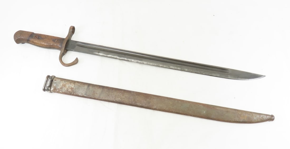 Japanese Type 30 Bayonet & Scabbard: blade 15.6" and 20.25" OAL, ricasso with Kokura arsenal mark, with metal scabbard Please ask questions and read terms & conditions before bidding.