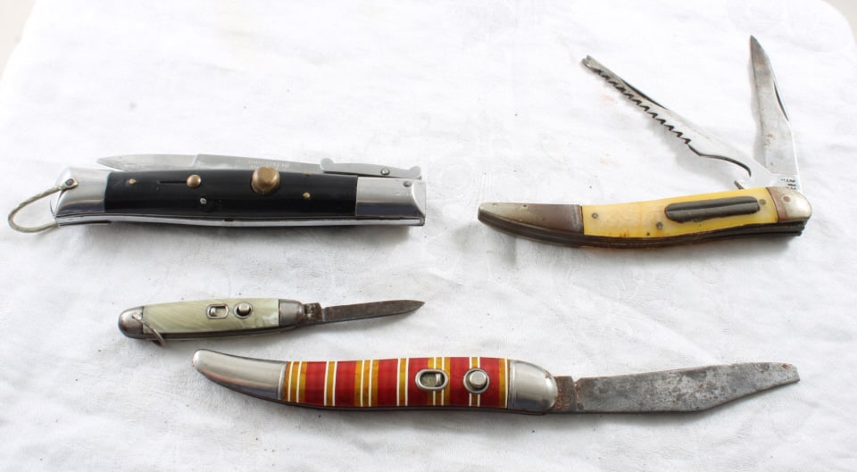 3 Automatic & 1 Folding Knives (1 of 13)