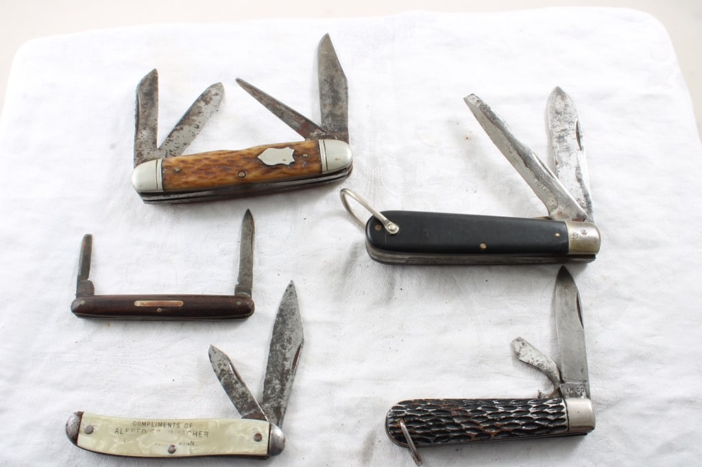 5 Pocket Knives: Ideal, Kutmaster, Challenge, LK & More as pictured. Please ask questions & read terms & conditions before bidding.
