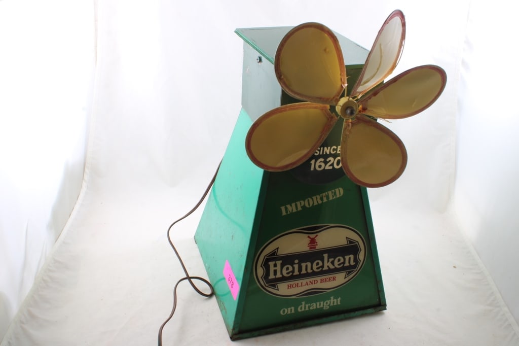 Heineken Beer Lighted Motion Sign Works (1 of 7)