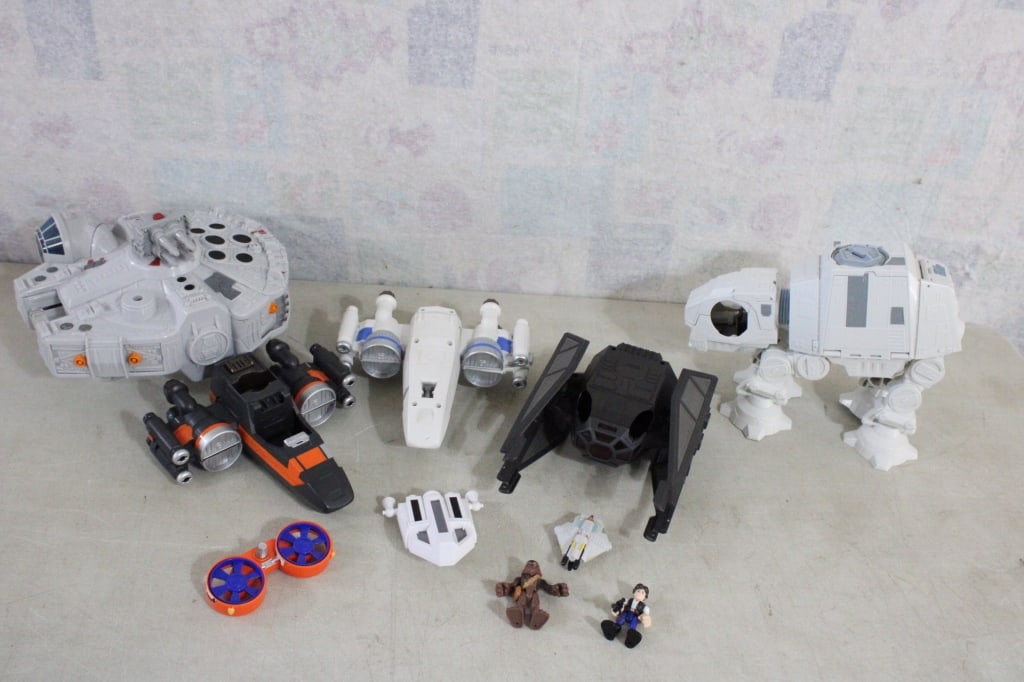 Lot of Vintage Star Wars Toys Vehicles Figures (1 of 14)