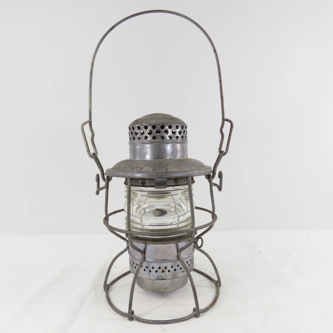 DM&IR Short Adlake Kero Lantern: with clear unmarked globe Please ask questions and read terms & conditions before bidding.