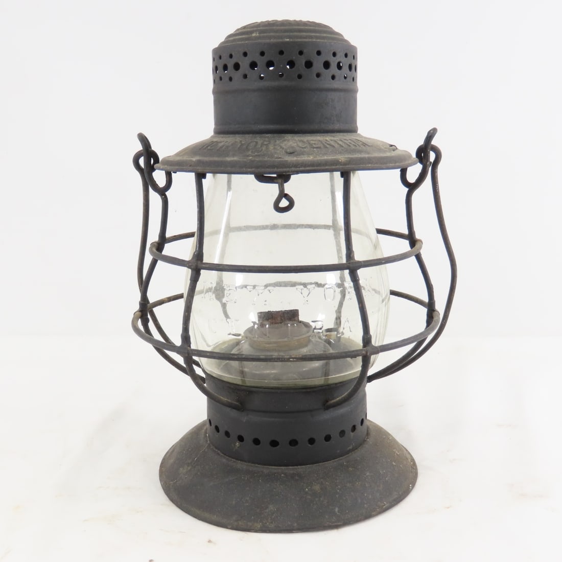 New York Central Tall Dietz Bell Bottom Lantern: with clear cast New York Central globe Please ask questions and read terms & conditions before bidding.