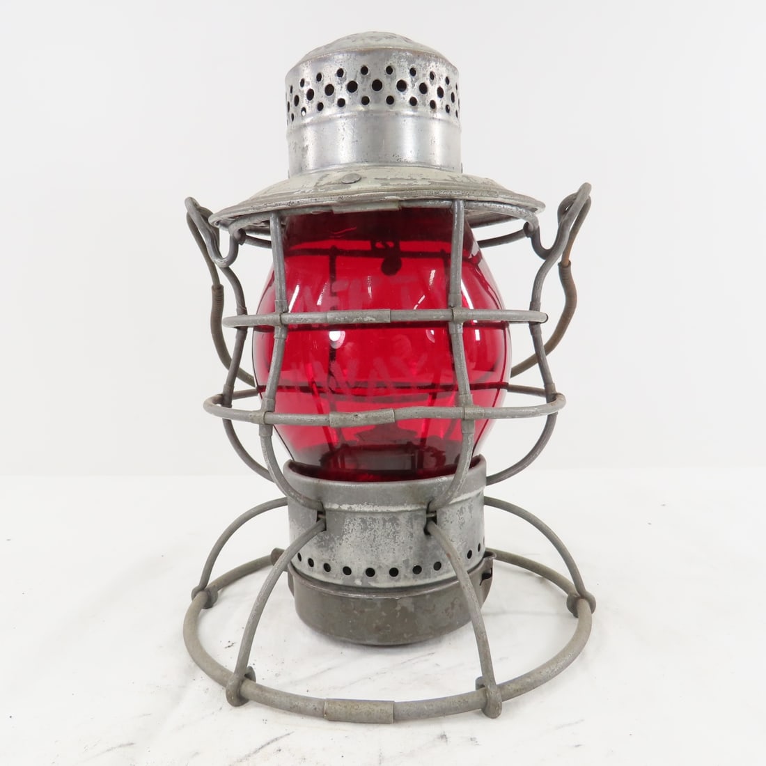 Soo Line Tall Armspear marked Lantern: with red etched SOO LINE globe Please ask questions and read terms & conditions before bidding.