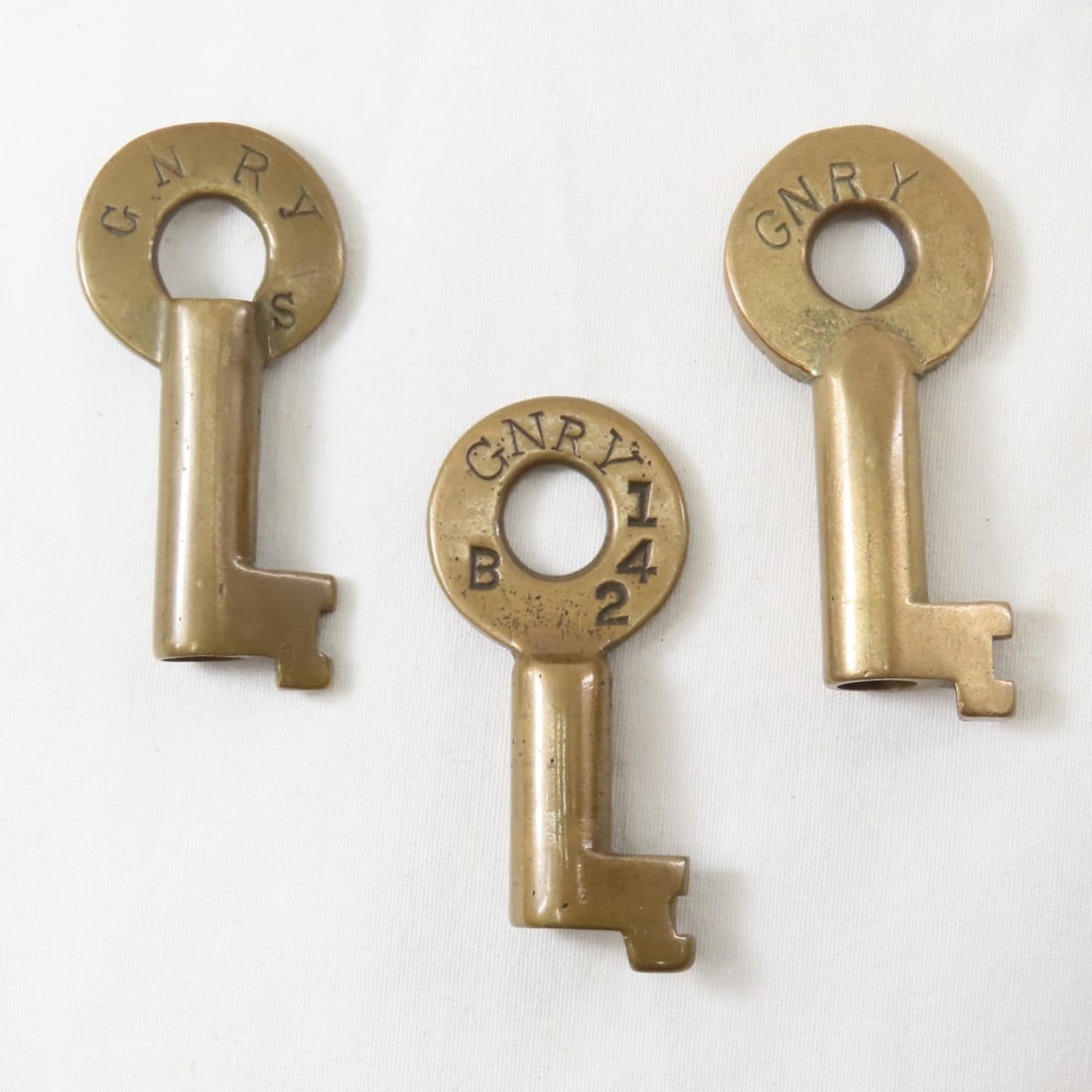 GNRY, Serif letter & Section B142 Switch Keys: 3 keys- GNRY Adlake, GNRY S, GNRY B142 Please ask questions and read terms & conditions before bidding.