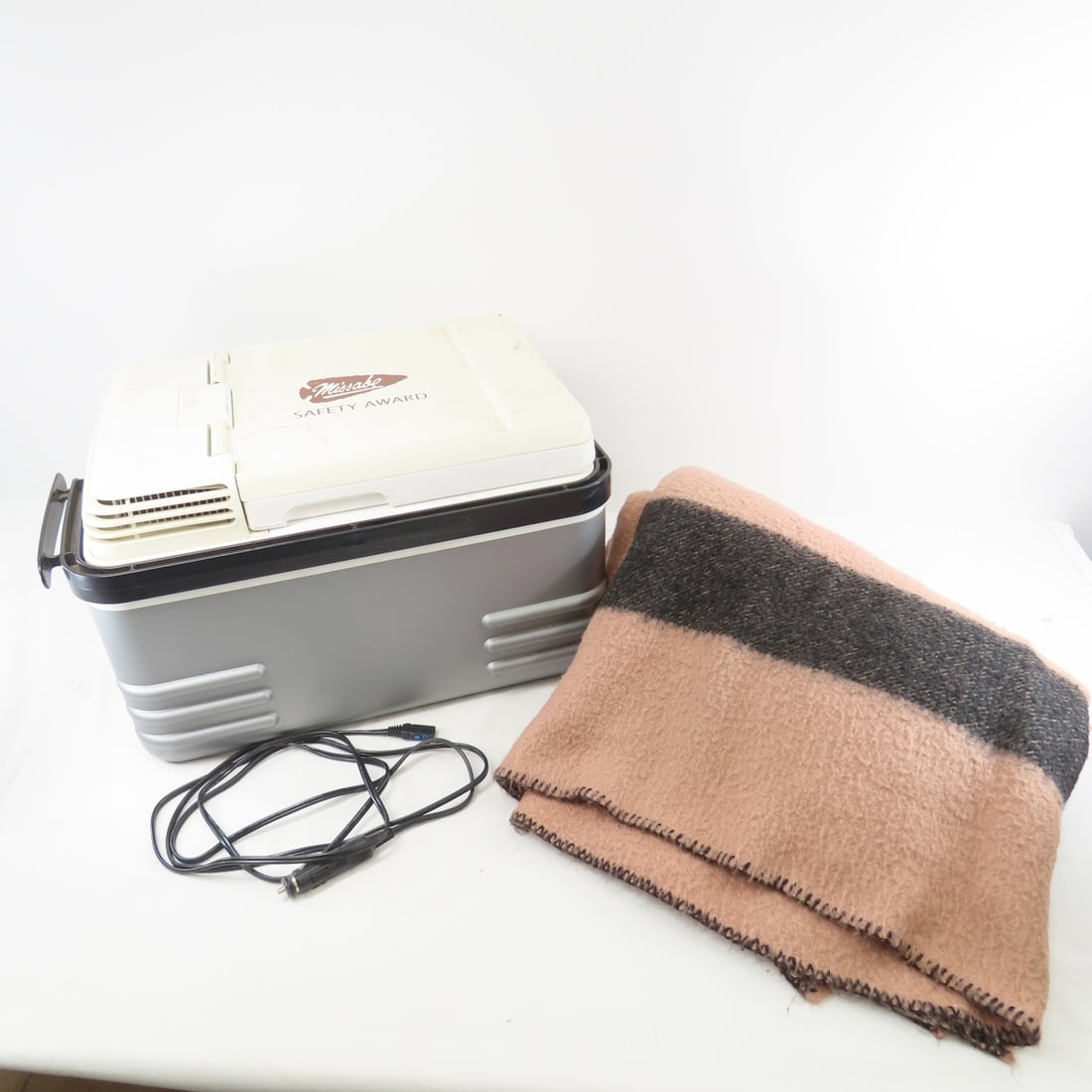 DM&IR Safety Award Cooler & CN Blanket: Please ask questions and read terms & conditions before bidding.