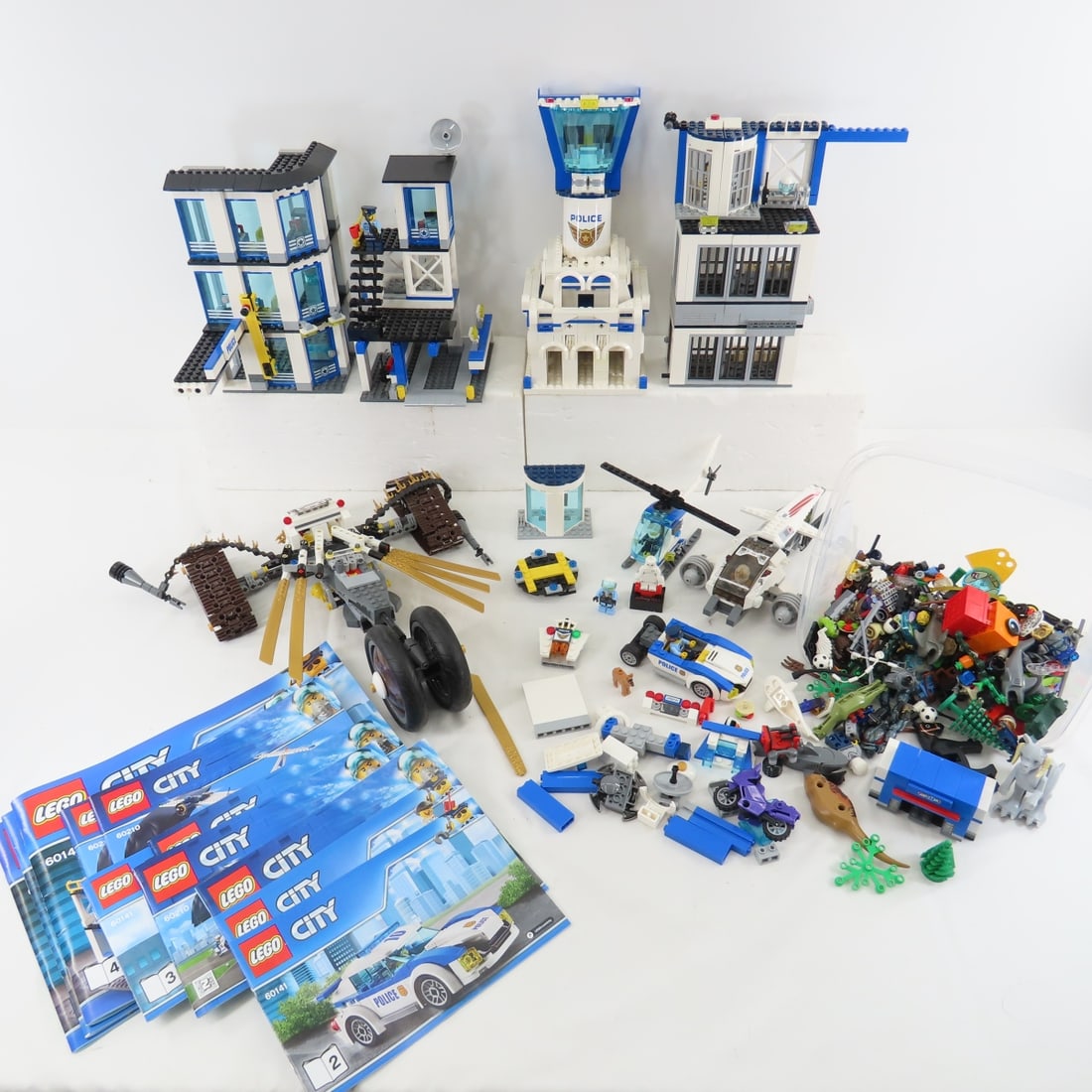 Lego City sets and other misc Lego's (1 of 11)