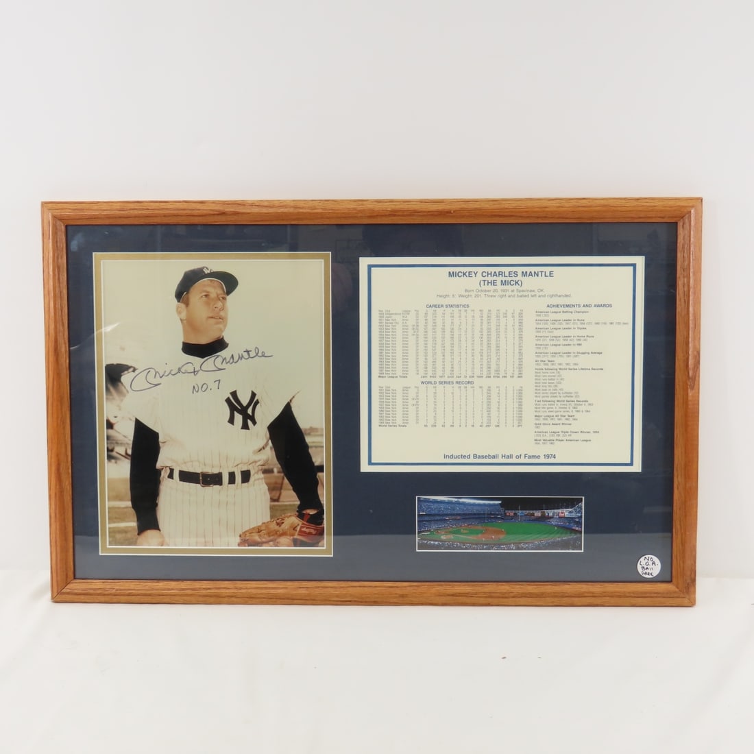 Mickey Mantle Signed Photo in Shadowbox Frame (1 of 5)