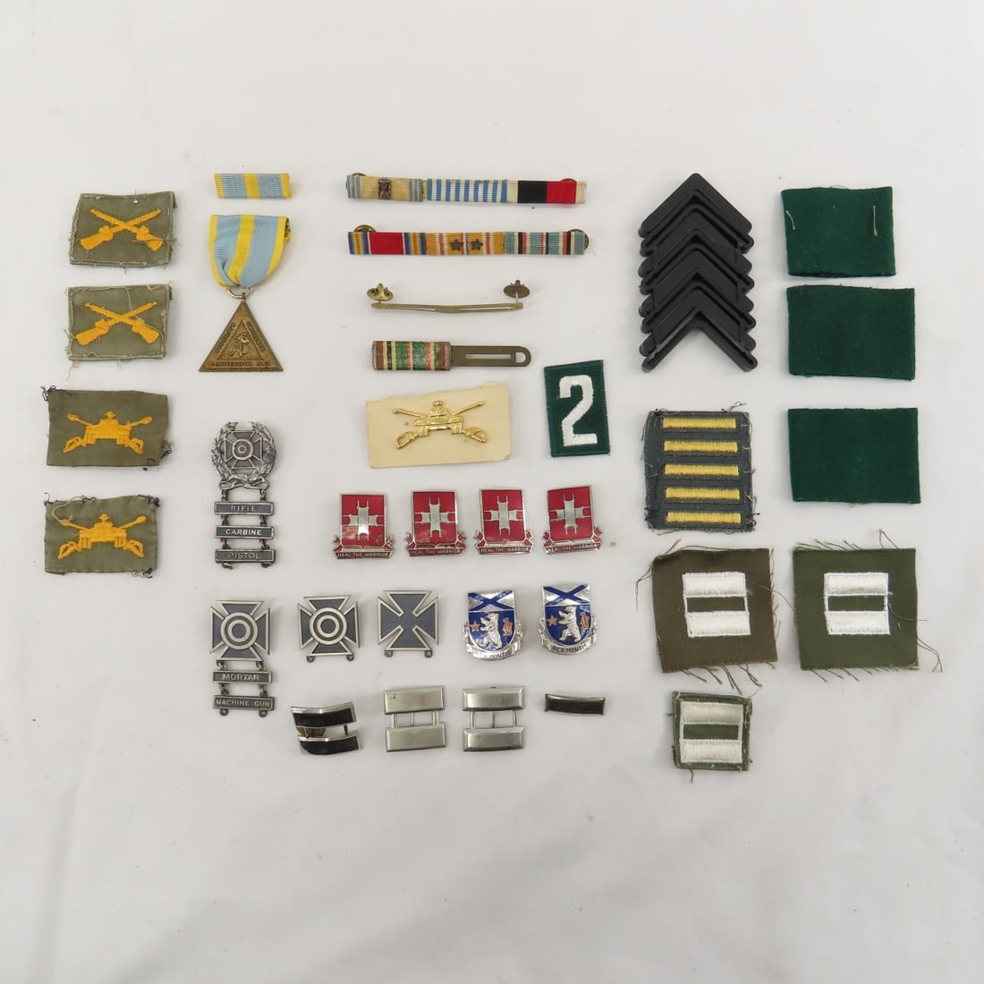 US Military insignia, medals and patches: US Military insignia, medals and patches - Please ask questions and read terms & conditions before bidding.