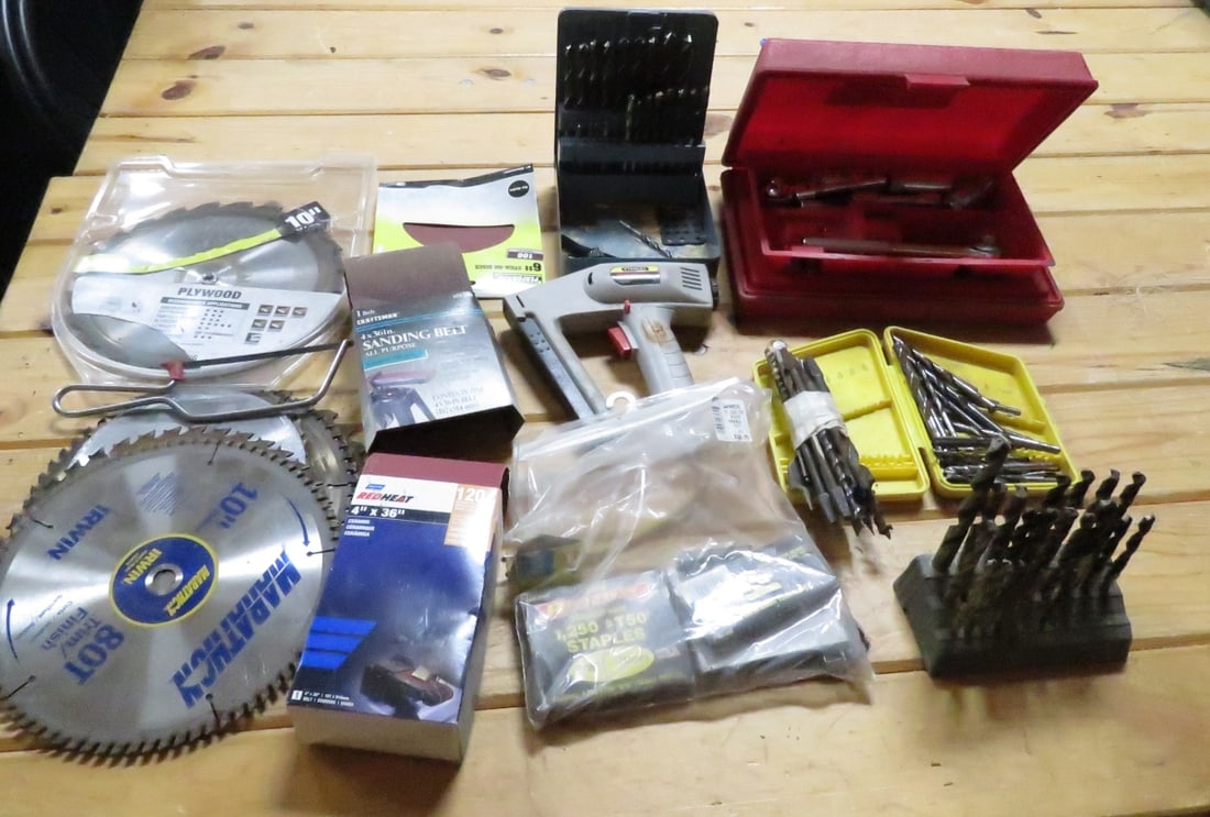 Socket Set, Drill Bits, Saw Blades & Tools (1 of 8)