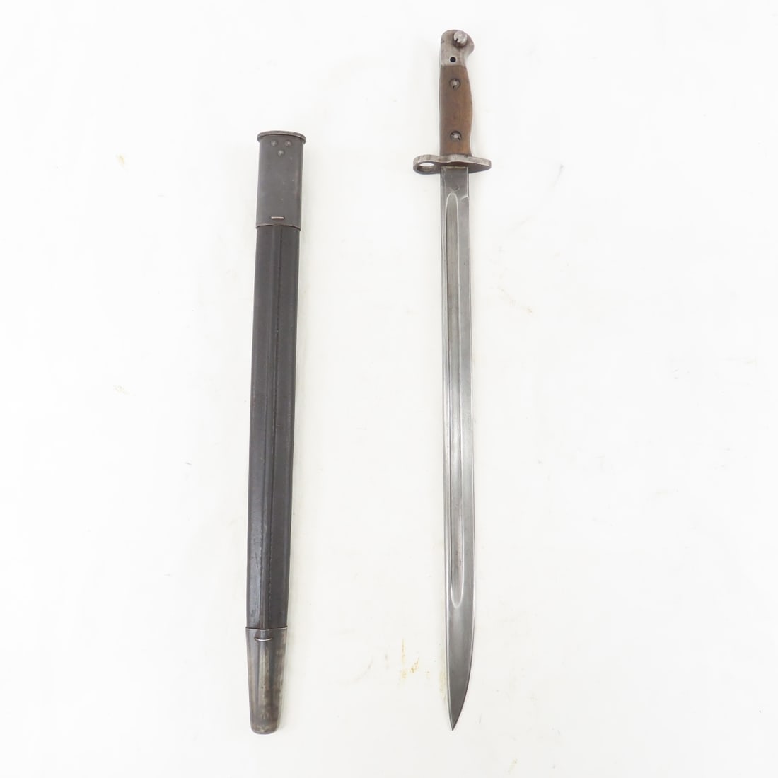 British pattern 1907 Bayonet with scabbard (1 of 20)