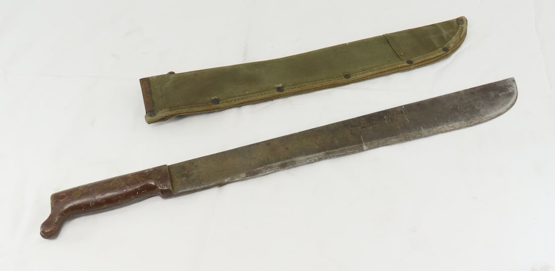 1945 US machete with sheath.: 1945 US machete with sheath.- Please ask questions and read terms & conditions before bidding.