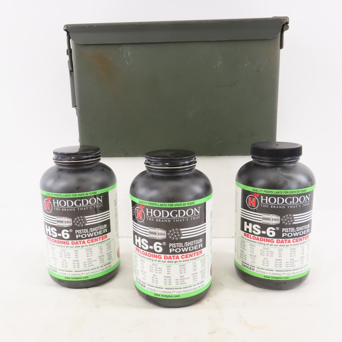 3 1lb cans Hodgdon HS-6 pistol/shotgun powder: 3 1lb cans Hodgdon HS-6 pistol/shotgun powder-in metal ammunition can Please ask questions and read terms & conditions before bidding.