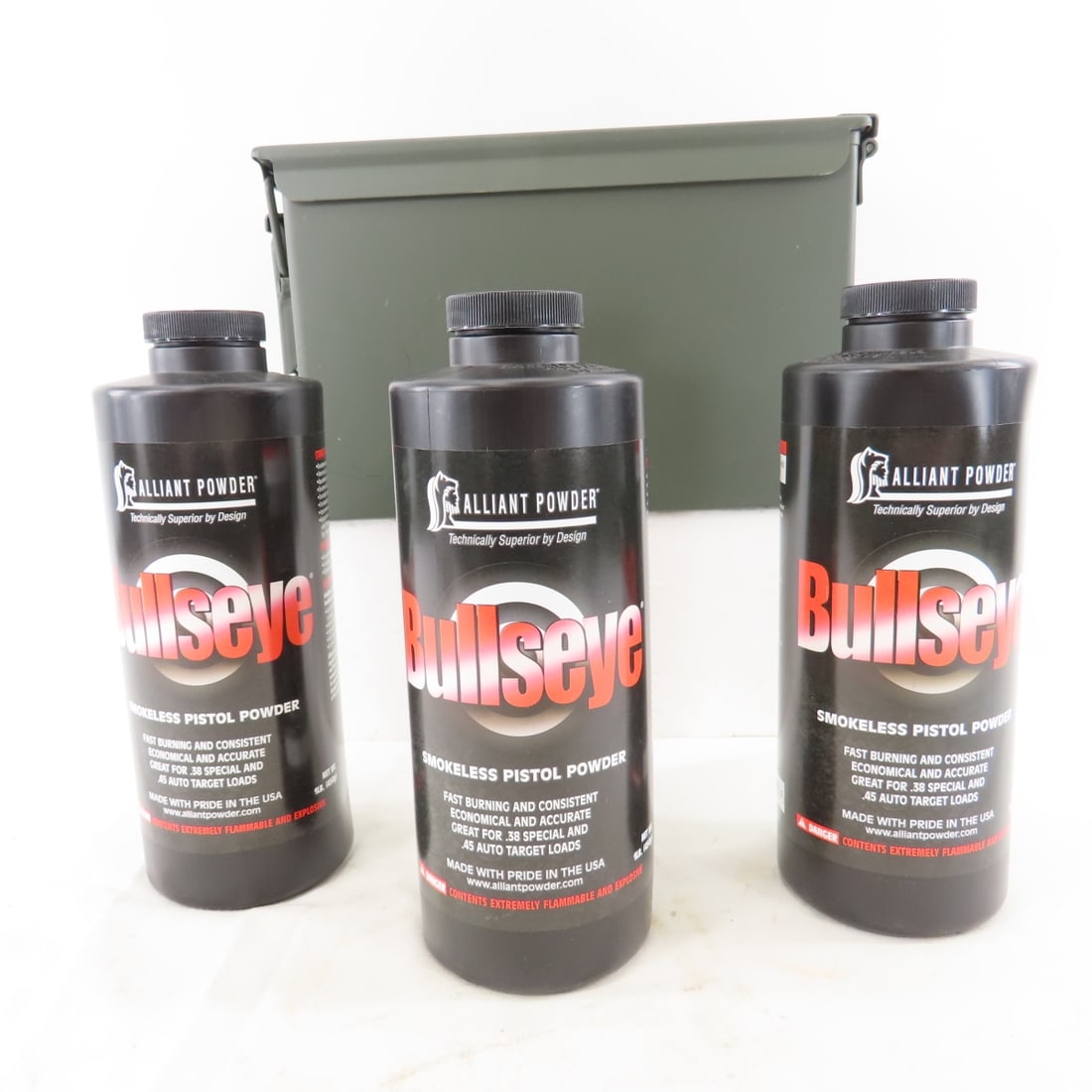 3 1lb Alliant Powder Bullseye pistol powder: 3 1lb Alliant Powder Bullseye pistol powder-in metal ammunition can Please ask questions and read terms & conditions before bidding.