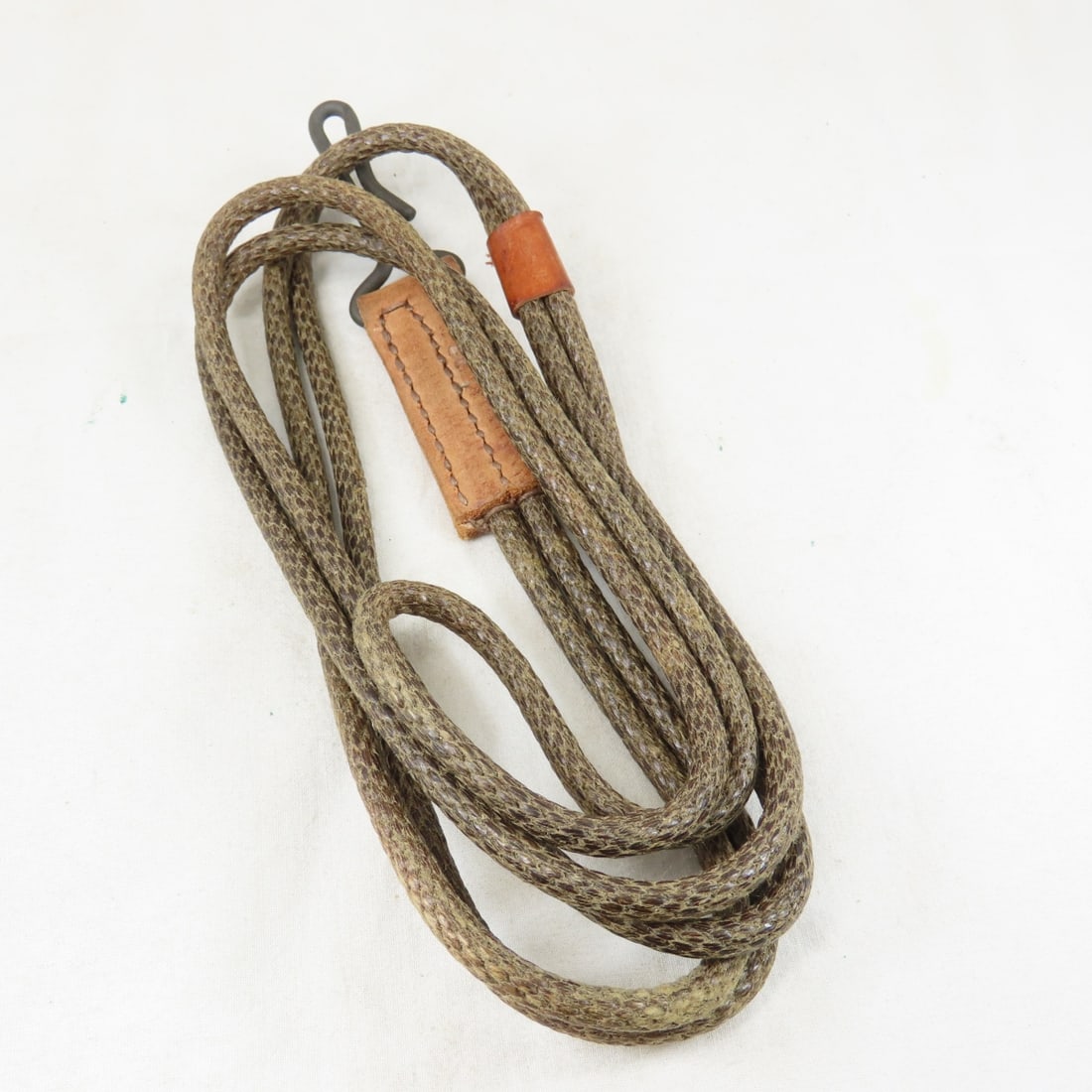 1942 US M1917 pistol lanyard- mint: 1942 US M1917 pistol lanyard- mint- Please ask questions and read terms & conditions before bidding.