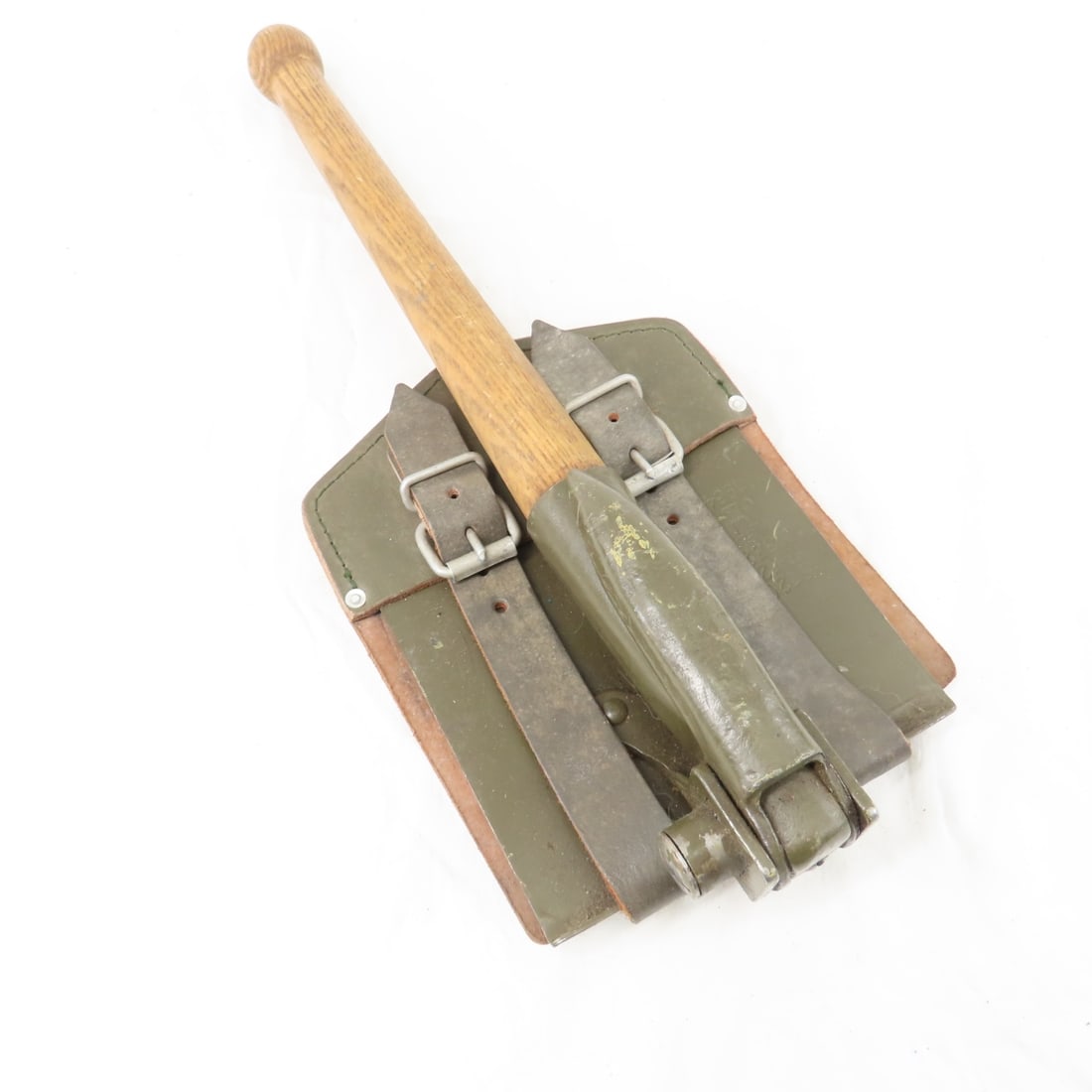 1964 US entrenching tool with leather sheath (1 of 13)