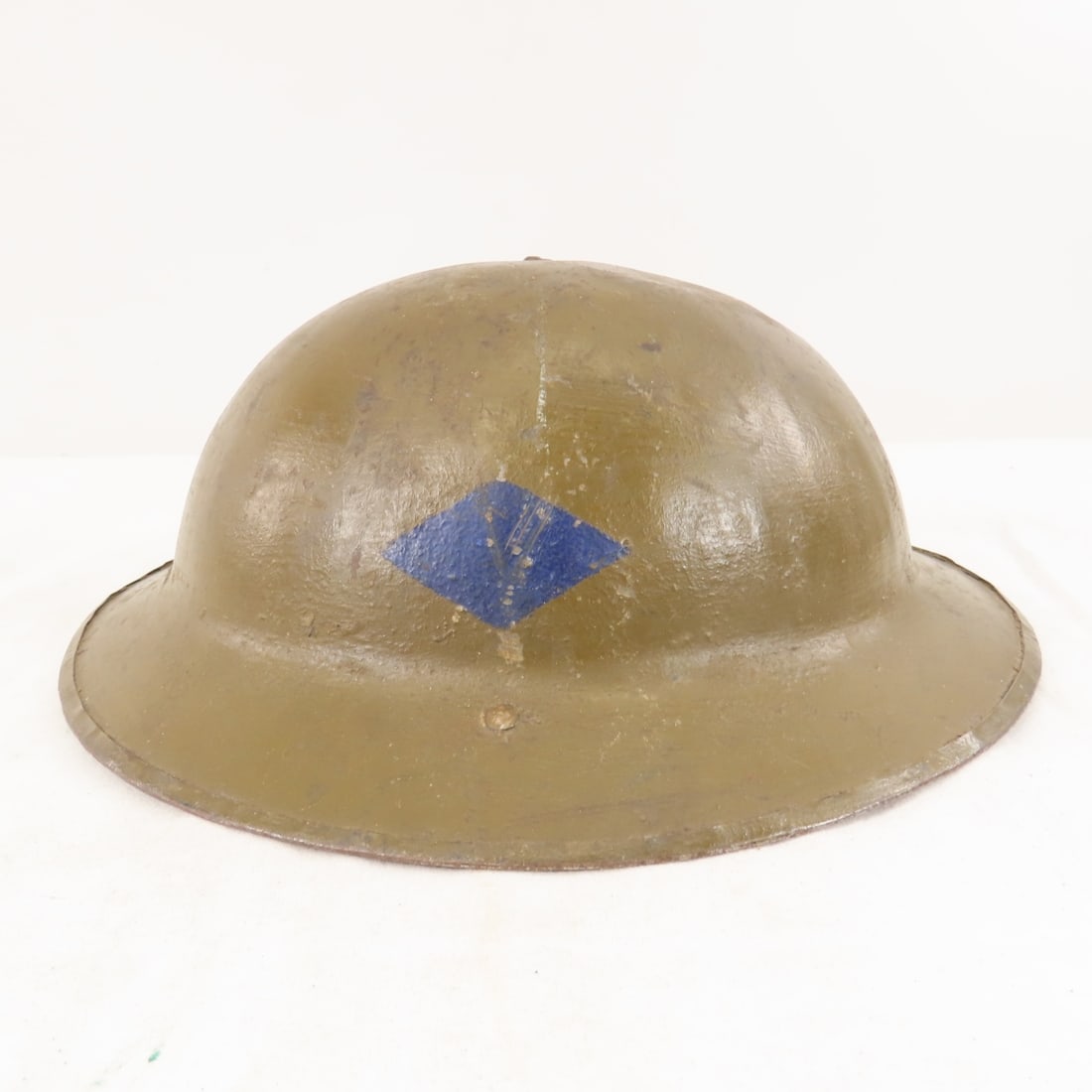 WWI British/Canadian helmet (1 of 9)