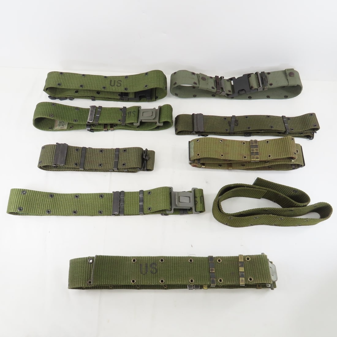 US Military equipment belts: US Military equipment belts- Please ask questions and read terms & conditions before bidding.