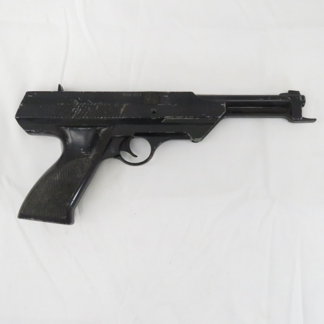 Daisy Model 188 Break Action Air Pistol: Daisy Model 188 Break Action Air Pistol - Has Compression Please read terms & conditions and ask questions before bidding.