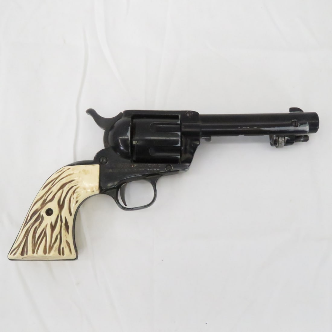 Hahn '45 Co2 BB Pistol: Hahn '45 Co2 BB Pistol - Please read terms & conditions and ask questions before bidding.